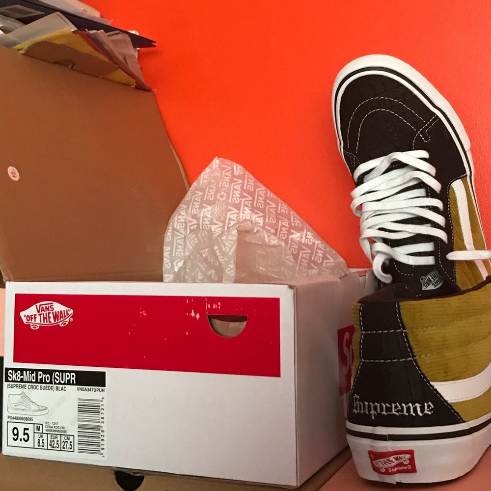 Supreme x Vans Corduroy Croc